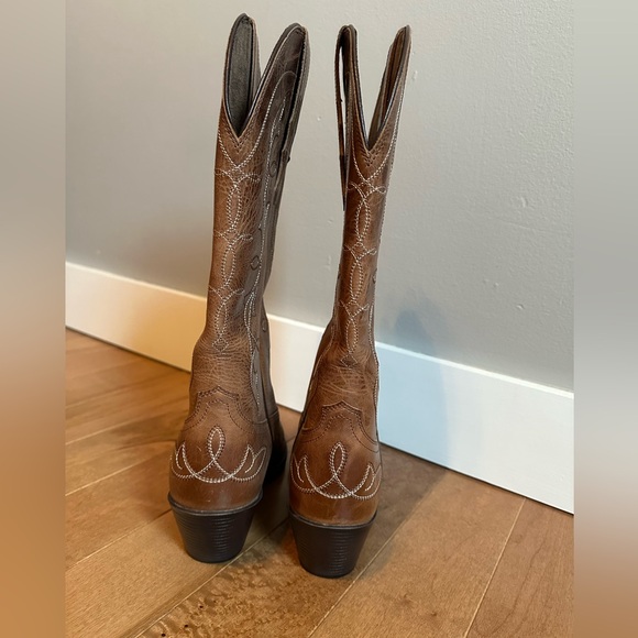 7B Ariat Heritage Western snip toe boot - Picture 3 of 8